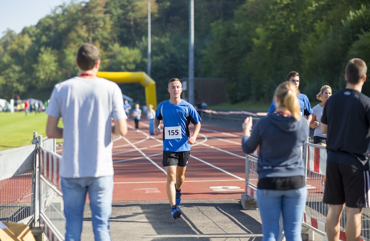 Bild vom 9. Benefizlauf im Jahr 2016. Dies ist das 193. Bild.